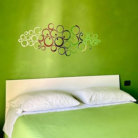 Color House Malpensa B&B Cassano Magnago ภายนอก รูปภาพ