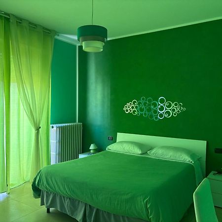 Color House Malpensa B&B Cassano Magnago ภายนอก รูปภาพ