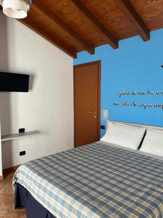 Color House Malpensa B&B Cassano Magnago ภายนอก รูปภาพ