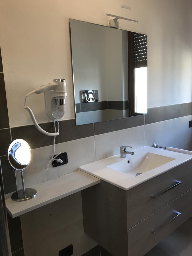 Color House Malpensa B&B Cassano Magnago ภายนอก รูปภาพ