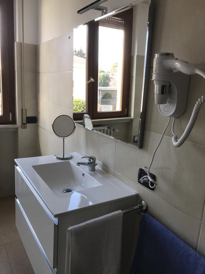 Color House Malpensa B&B Cassano Magnago ภายนอก รูปภาพ